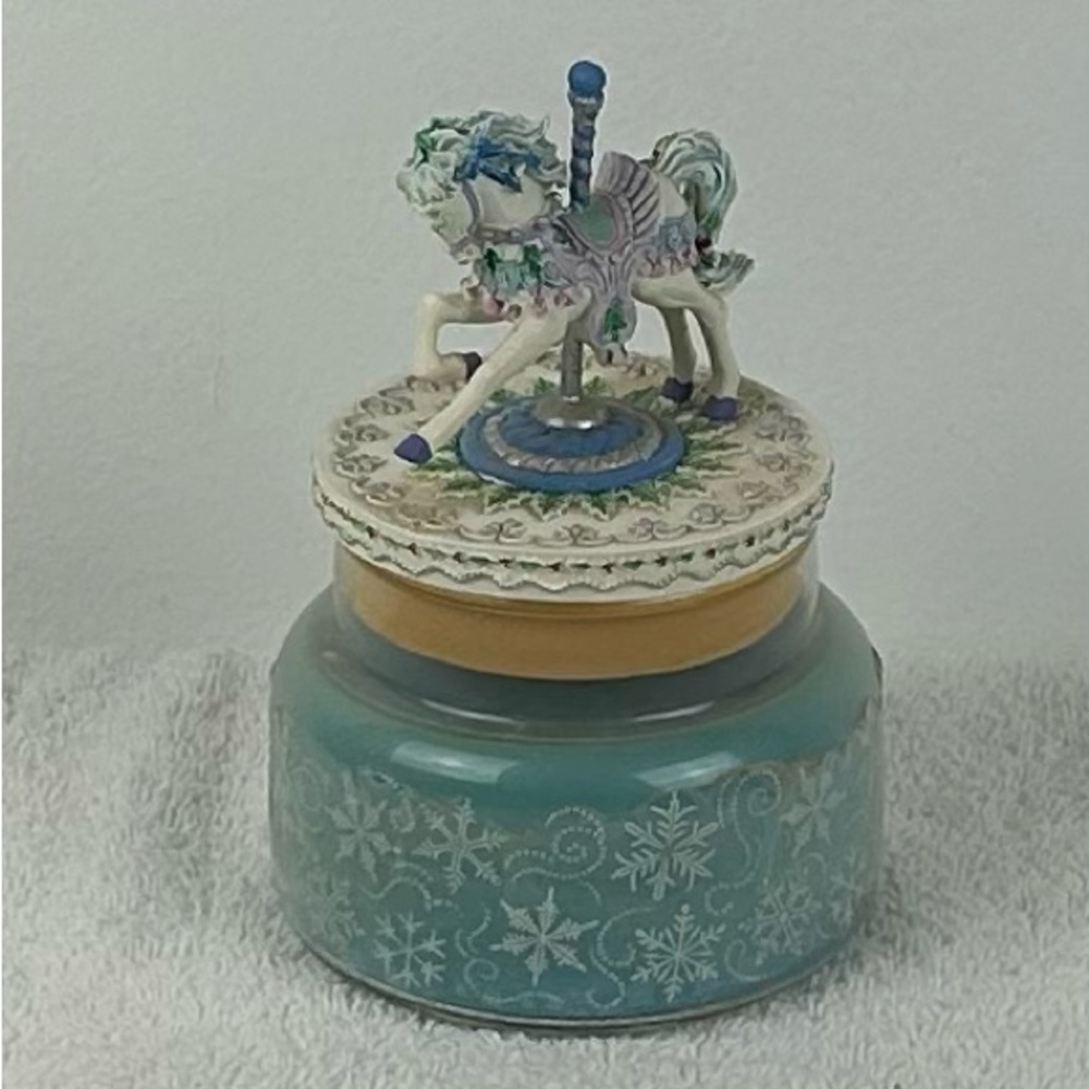 VTG '2002' AVON 'Winter Splendor Carousel' Jar Candle & Stopper - Unused Candle